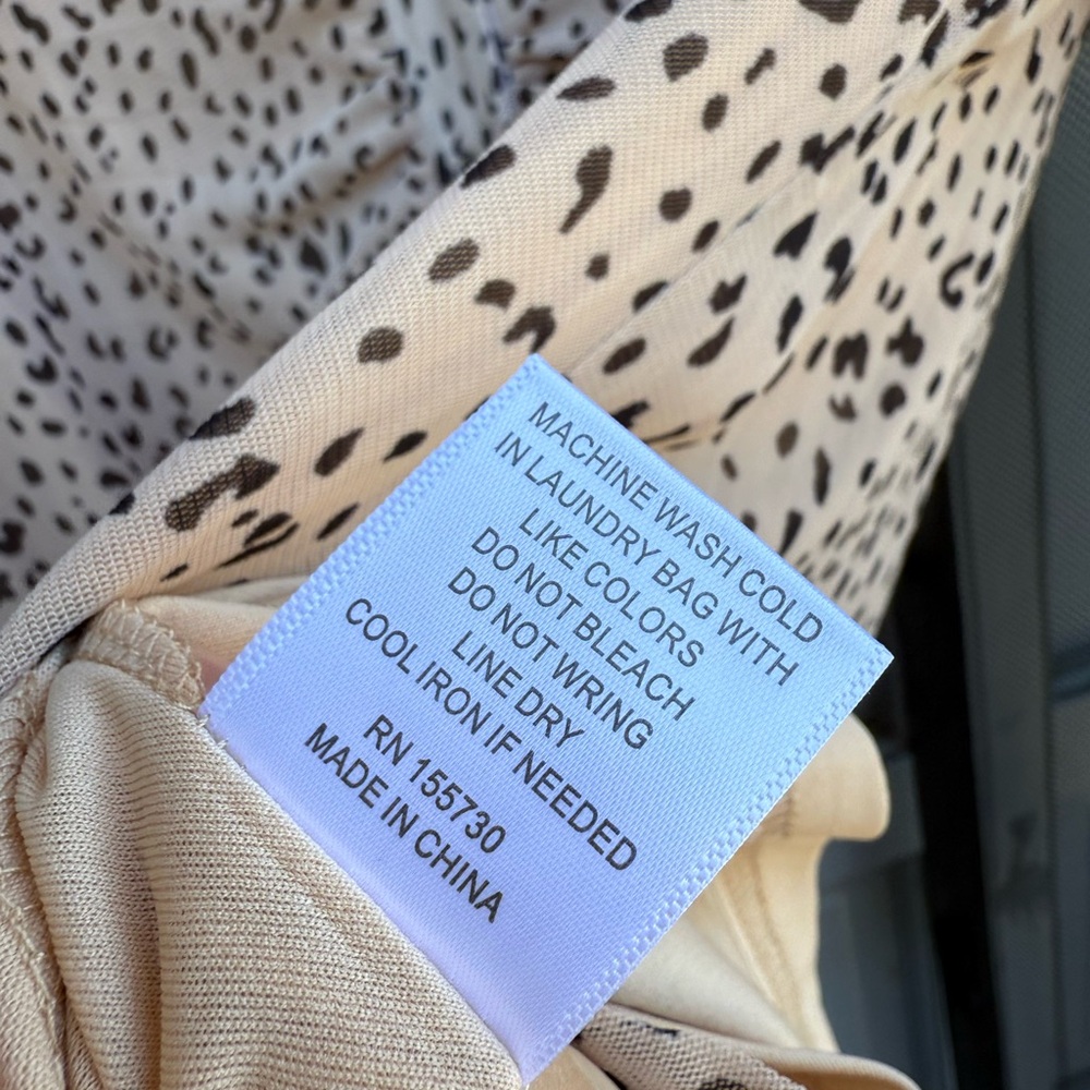Jane and Delancey Black/Cream rushed Long Sleeve buttoned leopard print size L - Picture 8 of 8